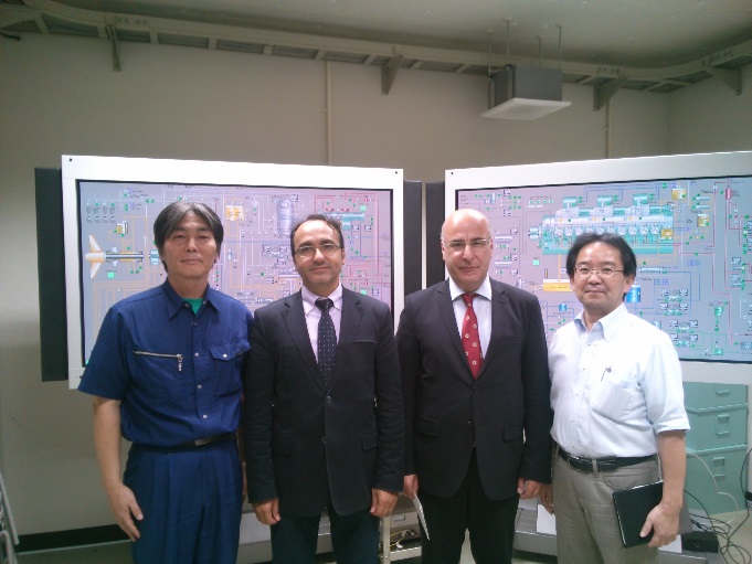 SOGUT学部長(右から2人目)
